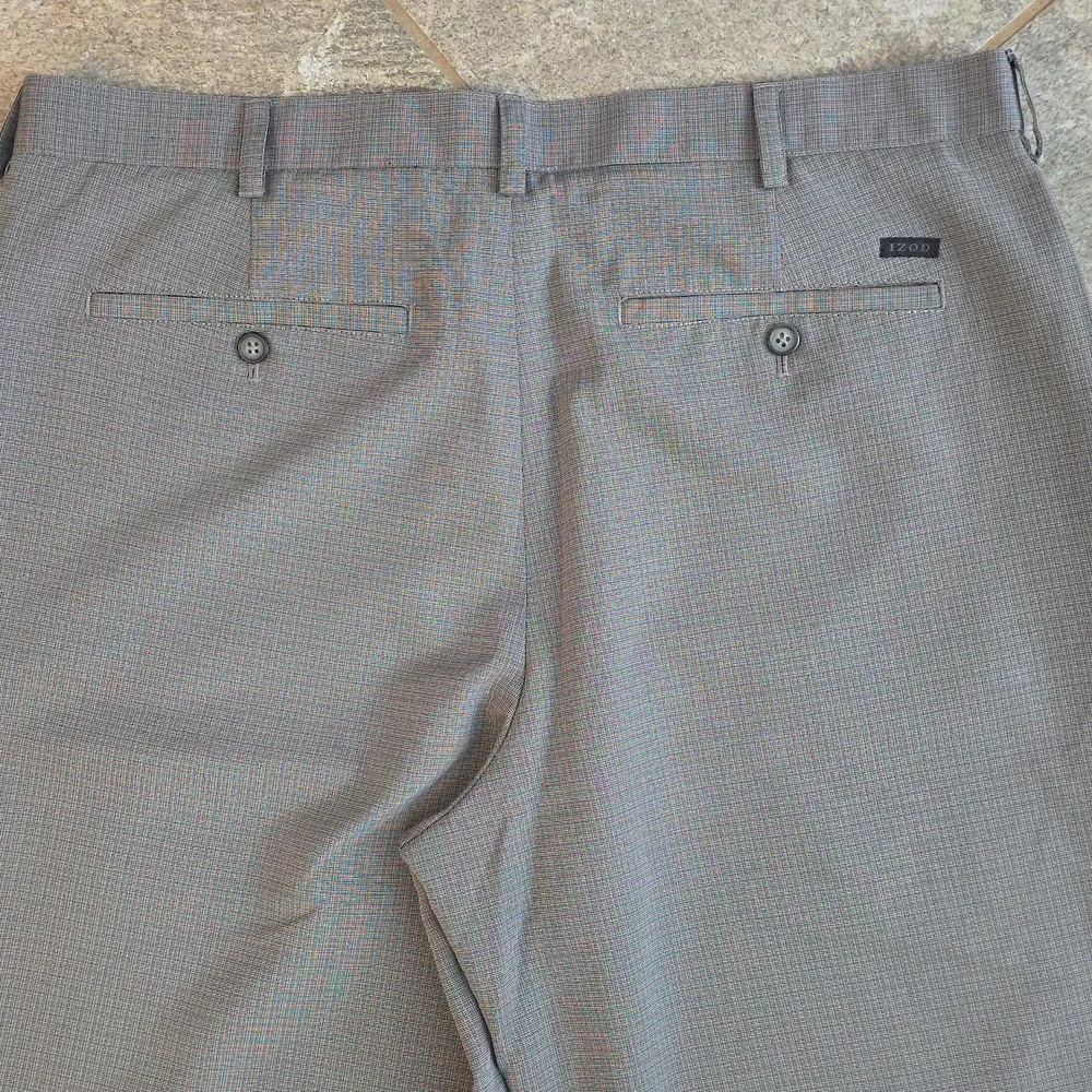 IZOD Golf Pants Size 38x34 Gray...Excellent Condition! Like New!